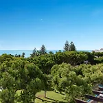 Vista Mar Y Piscina En Puerto Banus