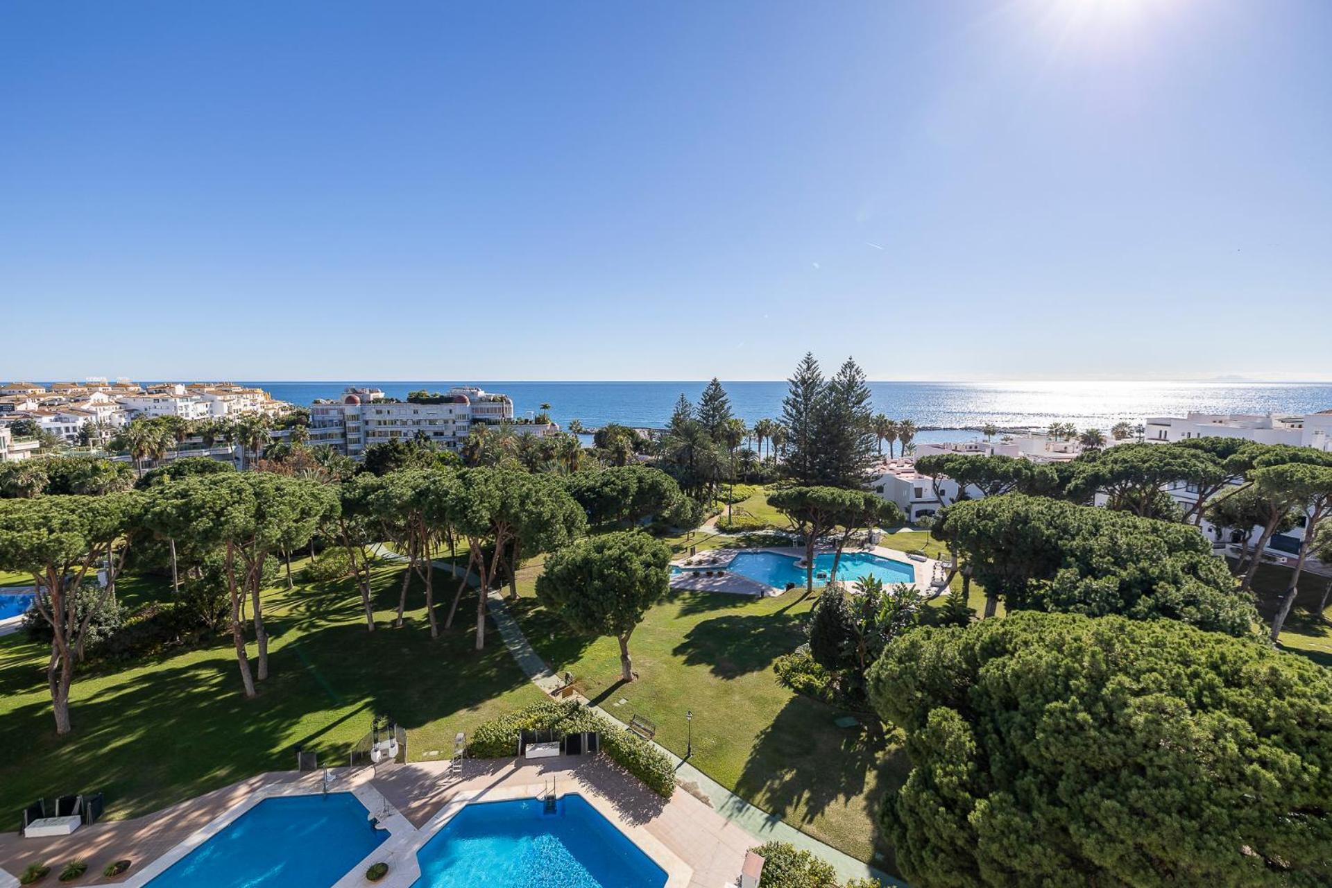 Apartment Vista Mar Y Piscina En Puerto Banus Marbella