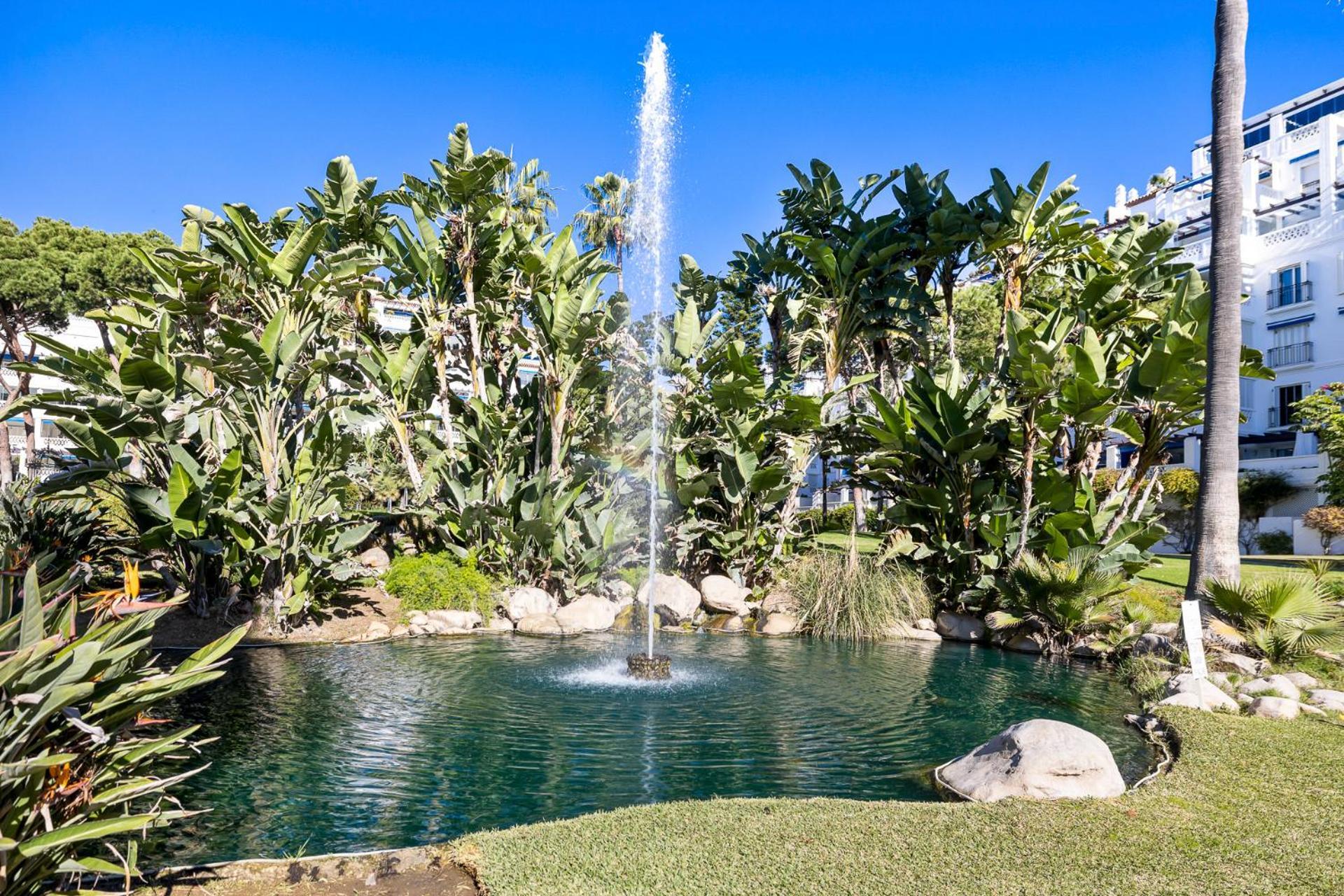 Vista Mar Y Piscina En Puerto Banus Apartment